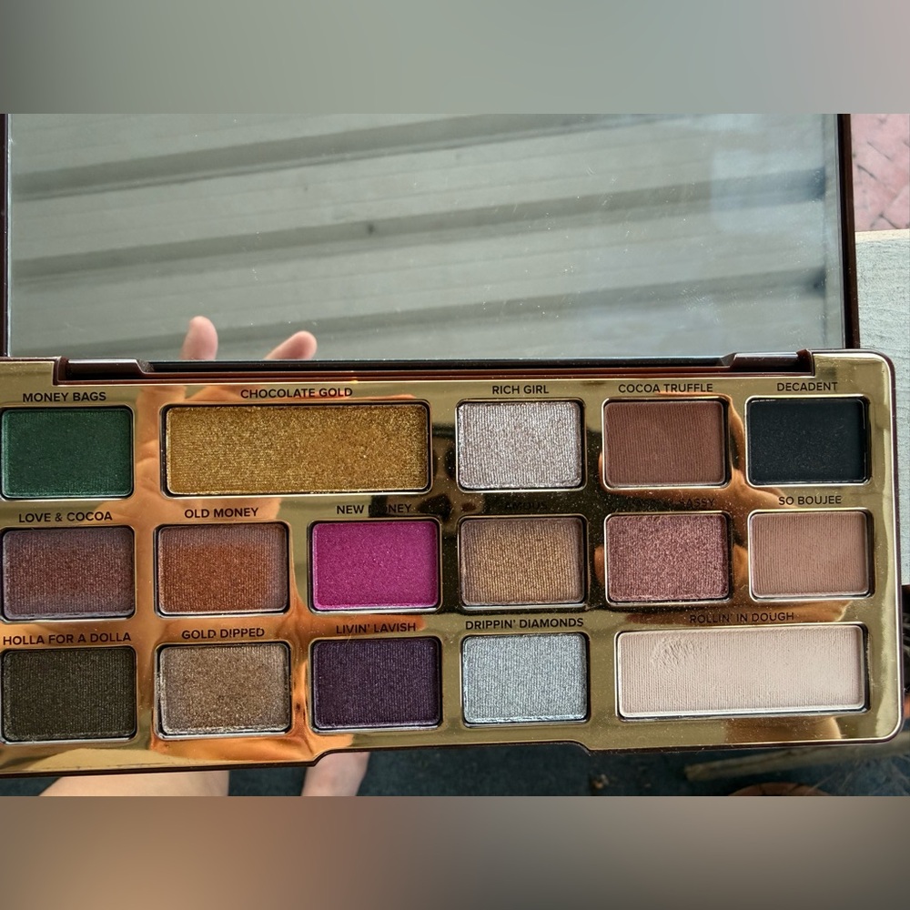 Too Faced Gold Chocolate Eyeshadow Palette - Christmas Limited Edition - Picture 3 of 3